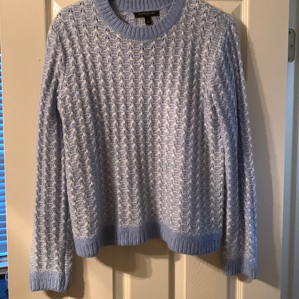Banana Republic Blue and White Knit Sweater